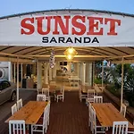Couette-café Sunset 3*