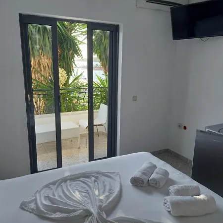 לינה וארוחת בוקר Sunset סרנדה