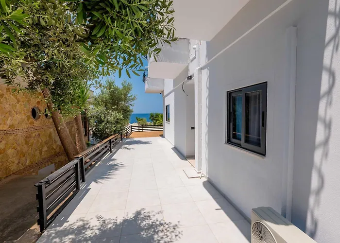 Sunset Bed and Breakfast Σαράντα